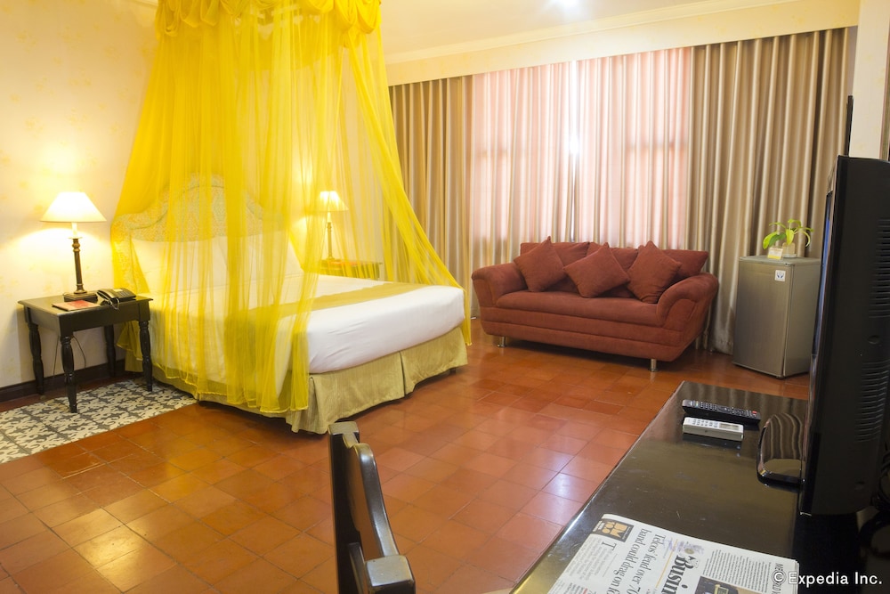 White Knight Hotel Intramuros