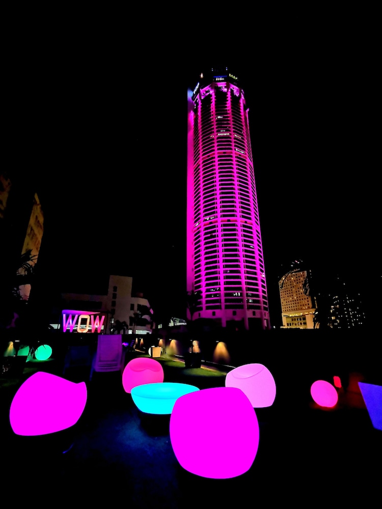 Capital O 91202 Wow Hotel
