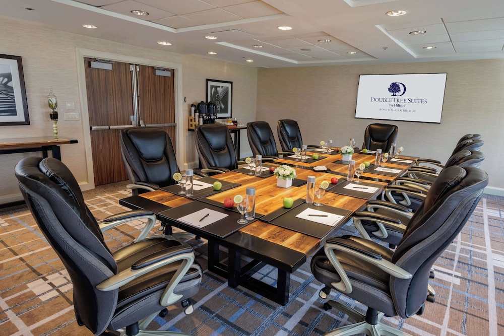 DoubleTree Suites by Hilton Hotel Boston - Cambridge