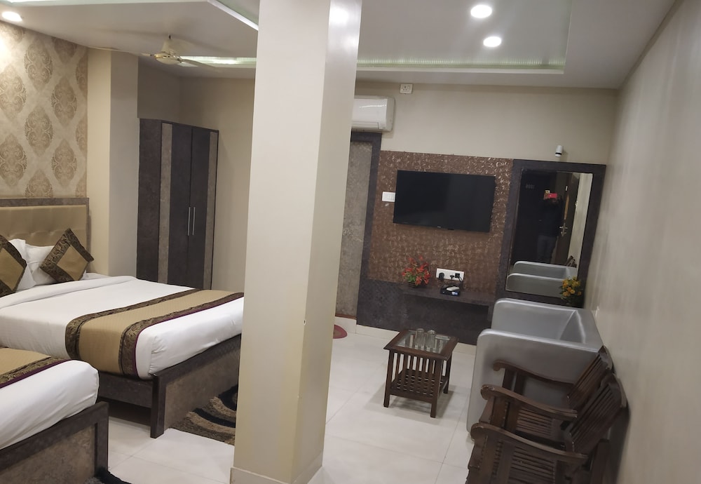 Hotel Aadesh Palace