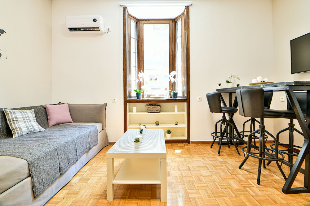 Flowers Of Athens - Boutique Aparthotel