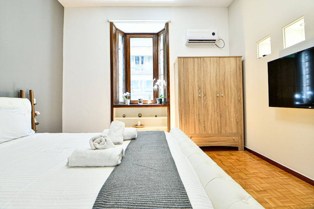 Flowers Of Athens - Boutique Aparthotel