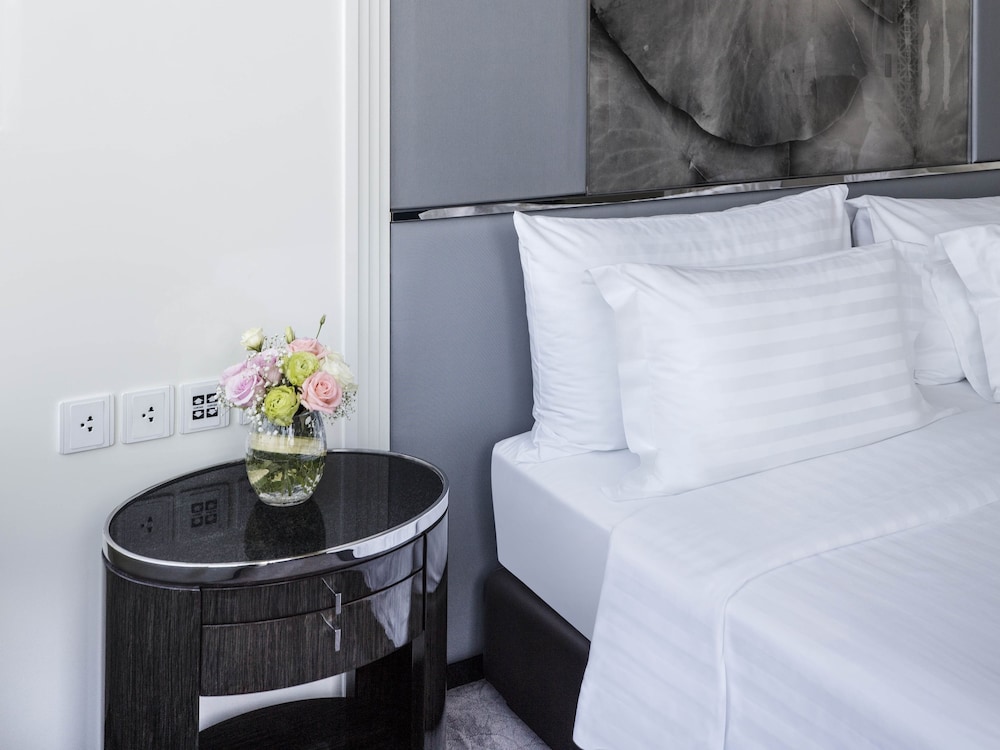 Grande Centre Point Hotel Terminal 21