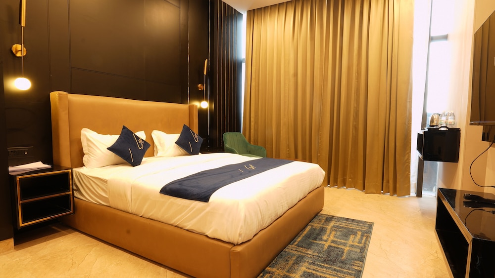 Aquila Grand Suites