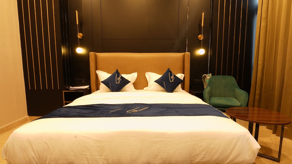 Aquila Grand Suites