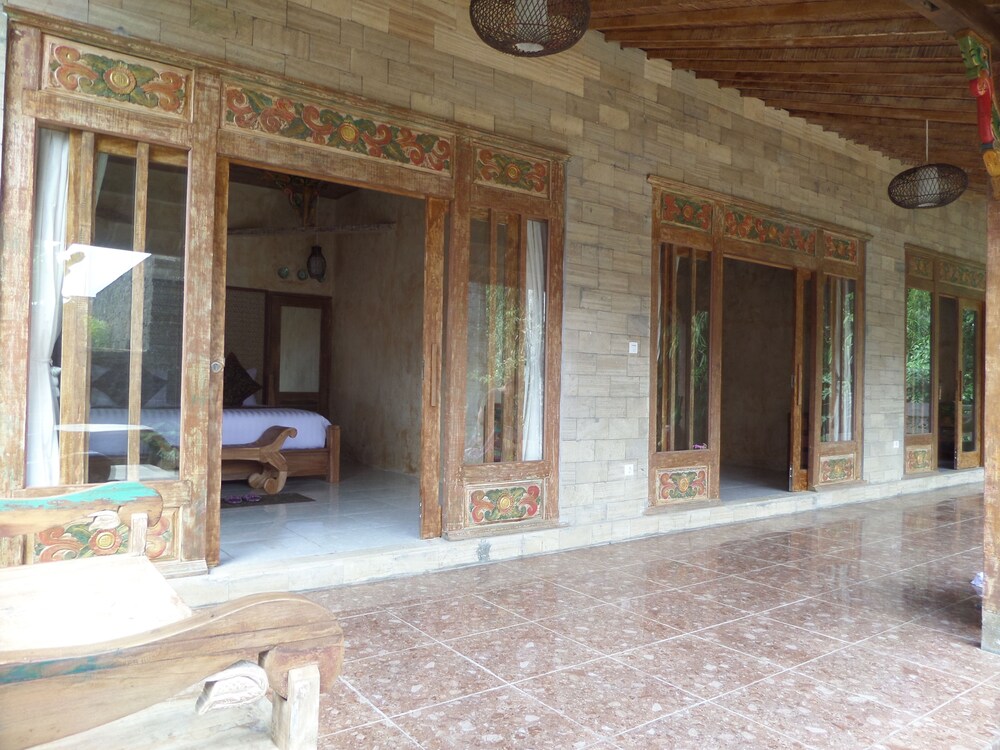 Senetan Villas and Spa Resort