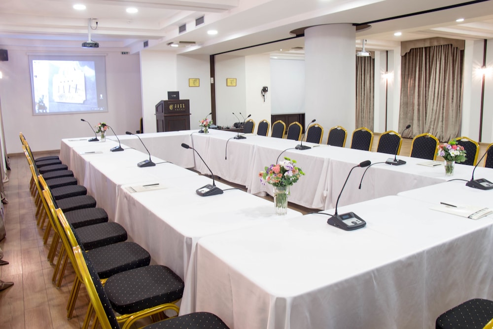 Mercure Chisinau Center Jazz Hotel