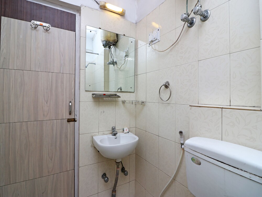 OYO 4219 Ratnakar Residency