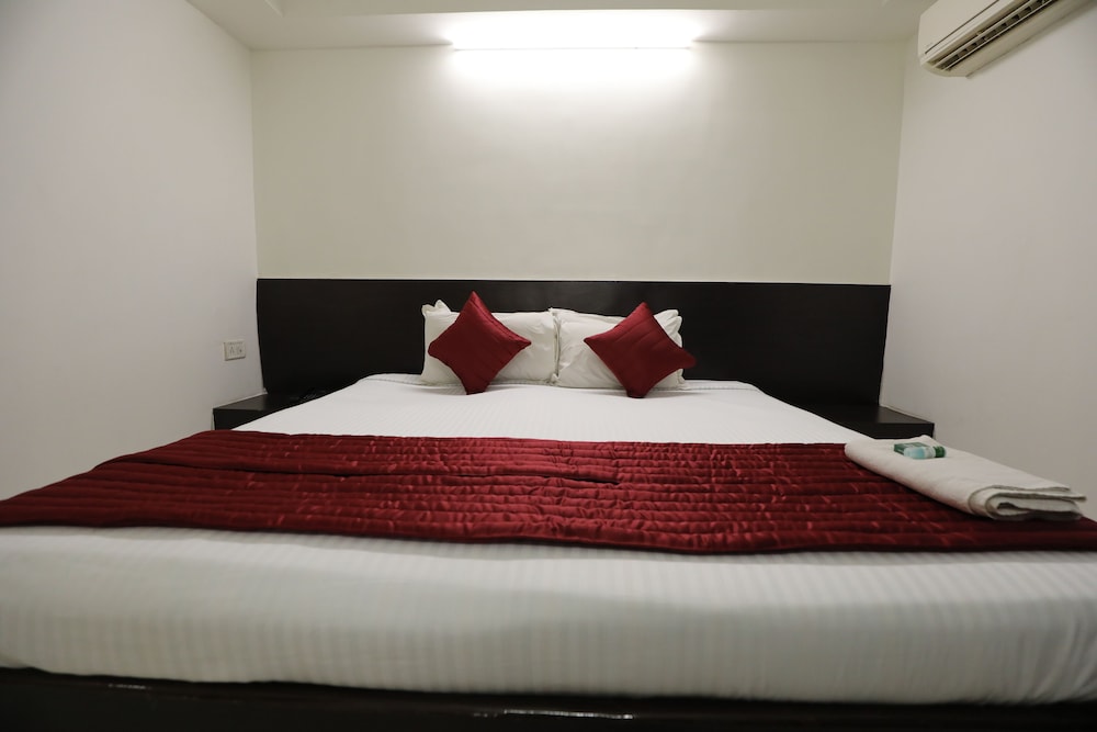 Hotel Shagun, Piplod City Centre Surat