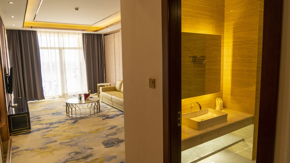 ST Hotel Wattay Airport