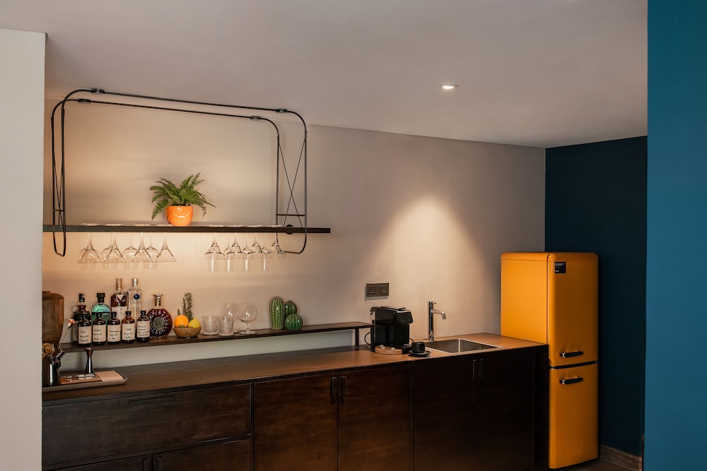 MAMAKA by Ovolo