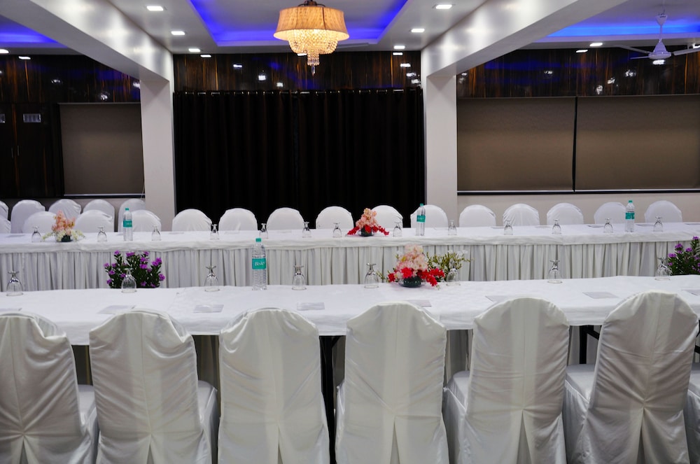 Savera A Luxury Business Hotel