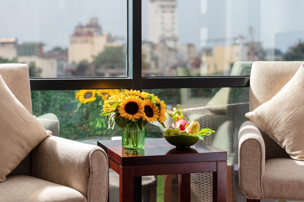 Skylark Hotel