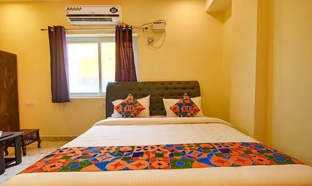 FabHotel Saravana Executive
