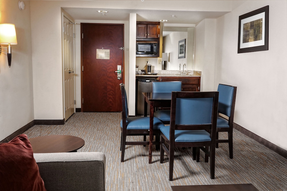 Wingate by Wyndham Savannah/Pooler