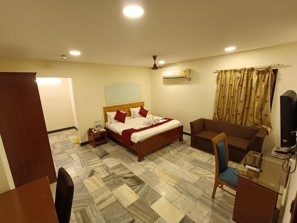 GT Grande Hotel-Near US Consulate