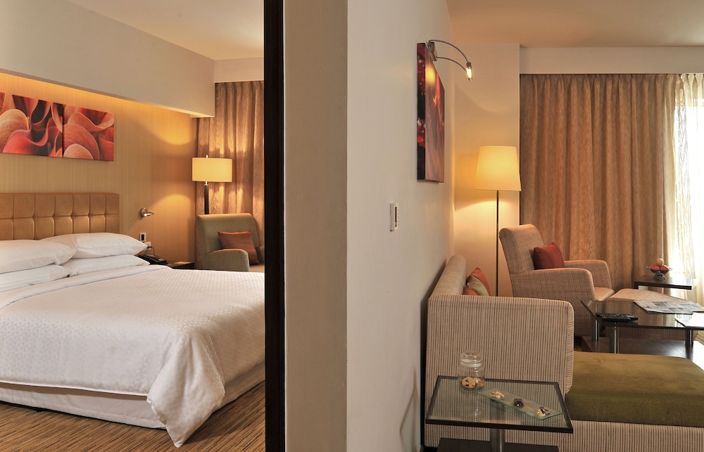 Four Points by Sheraton Hotel & Serviced Apartments, Pune