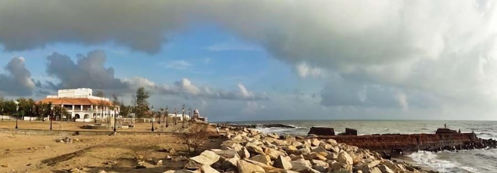 Neemrana Bungalow on The Beach