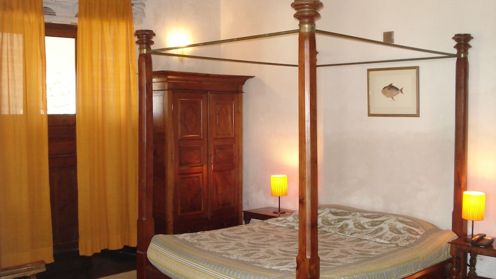Neemrana Bungalow on The Beach