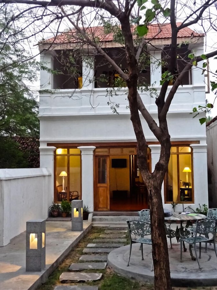 Neemrana Bungalow on The Beach