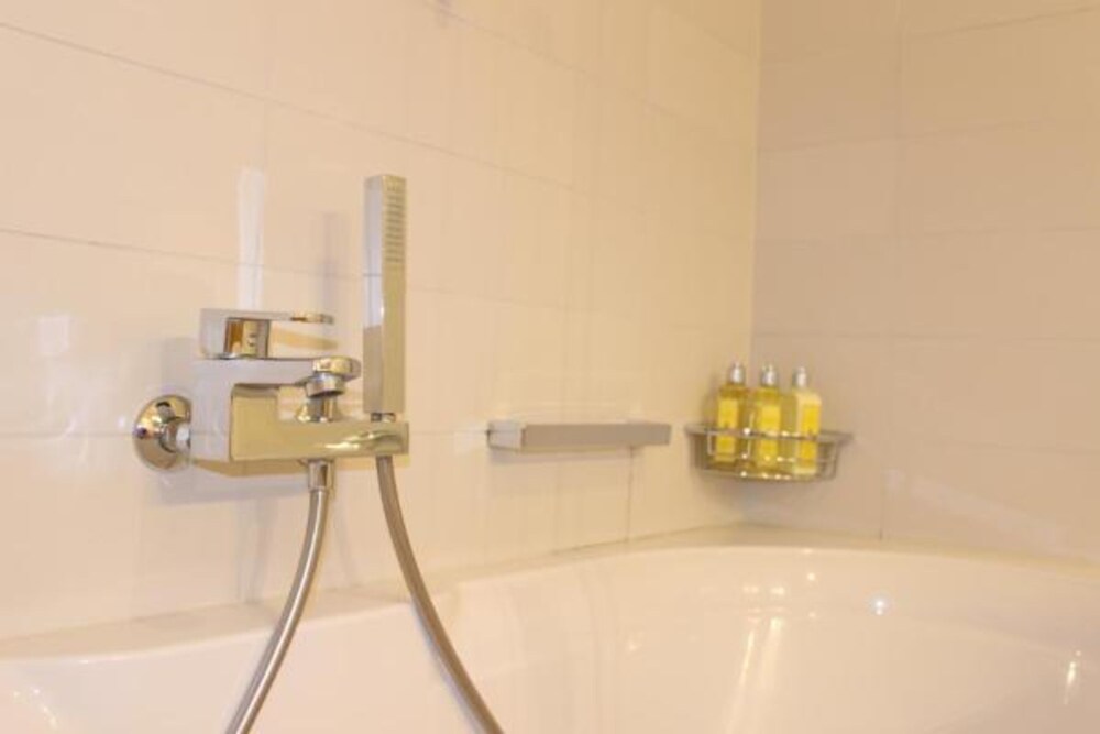 Montreux Lake View Apartments and Spa