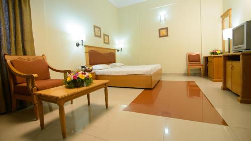 CLUB7 HOTEL