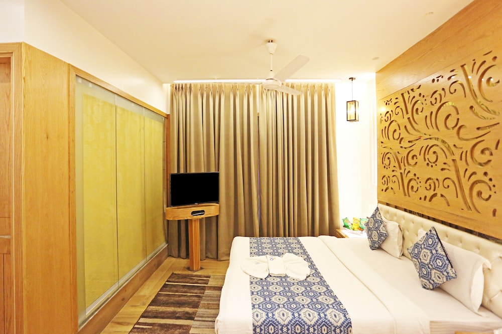 JRD Luxury -Business Hotel