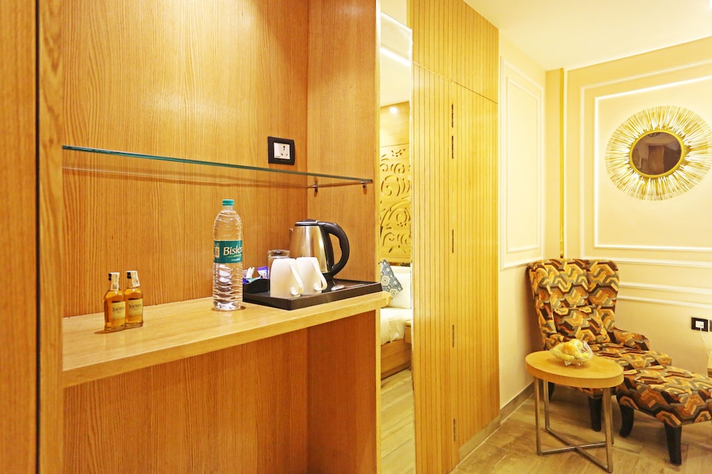 JRD Luxury -Business Hotel