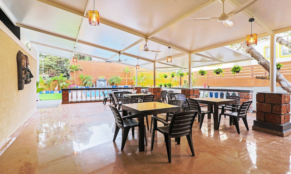 Treebo Premium Dona Eliza, 700 metres from Calangute Beach