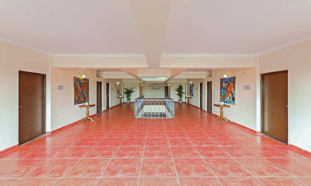 Treebo Premium Dona Eliza, 700 metres from Calangute Beach