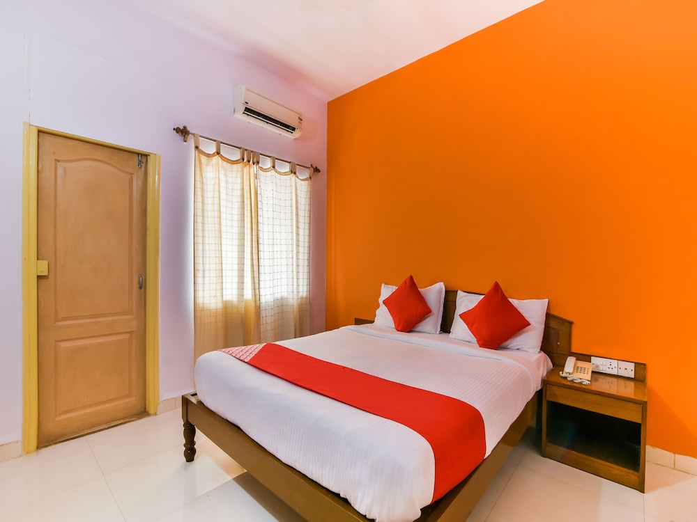 OYO 2320 Hotel Mayura Novacity