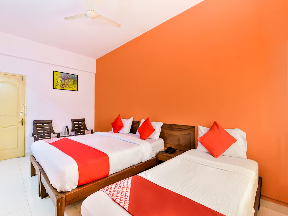 OYO 2320 Hotel Mayura Novacity