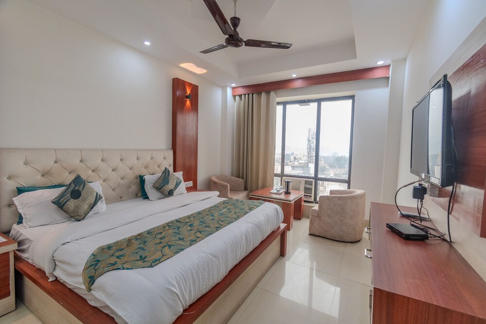 Hotel Raj Mandir