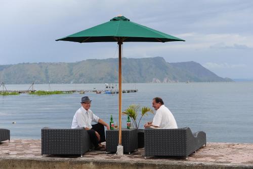 Toba Village Inn