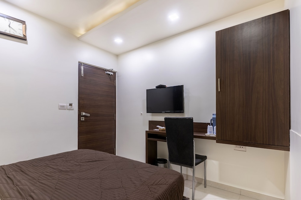 Hotel Ashish