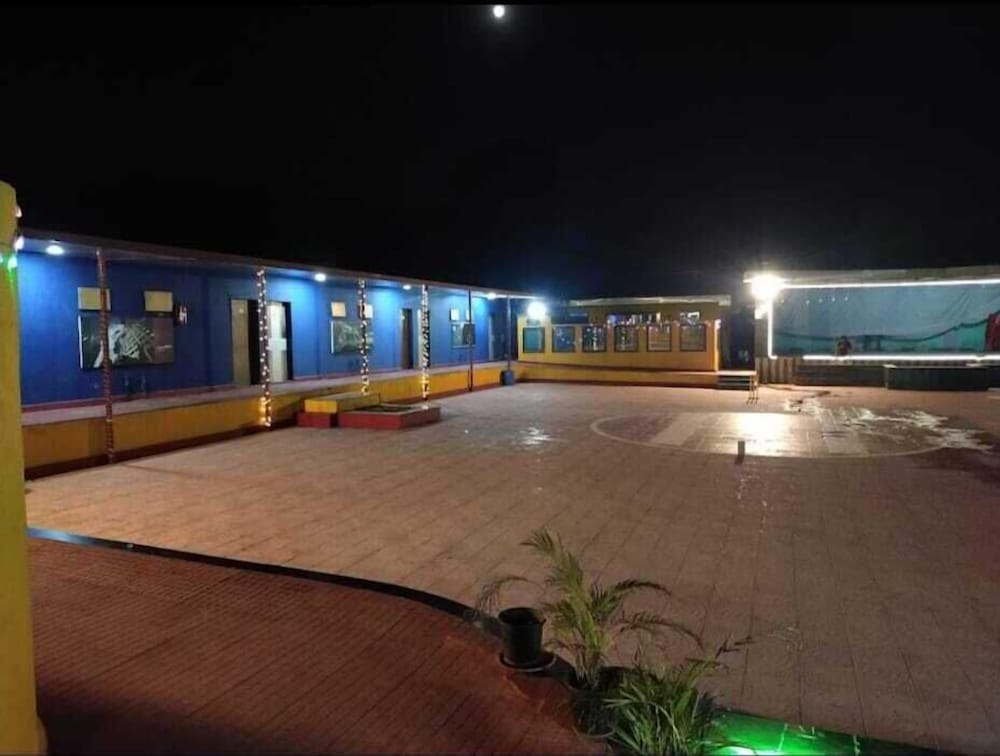 007 Universe Resort 