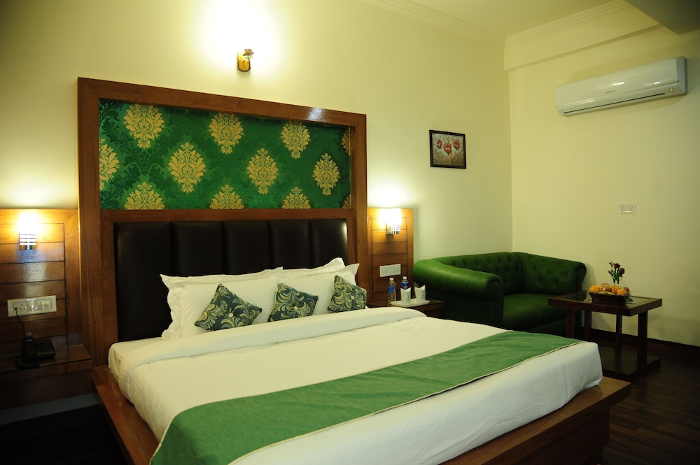 The Grand Sharan