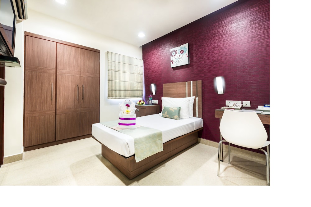 The Lotus- Apartment Hotel Venkatraman