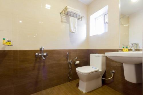  FabHotel Sholas Residency I