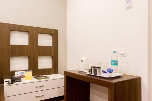  FabHotel Sholas Residency I