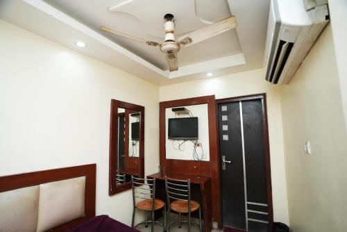Oyo 6168 Hotel Ashirwad