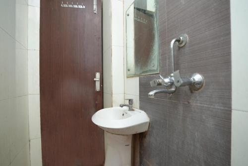 Oyo 6168 Hotel Ashirwad