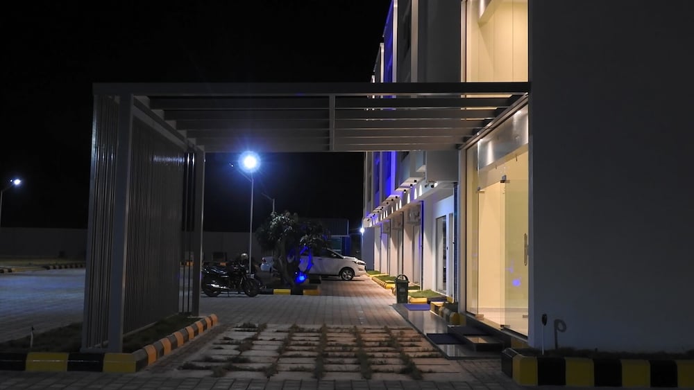Nueva Boarding And Lodging