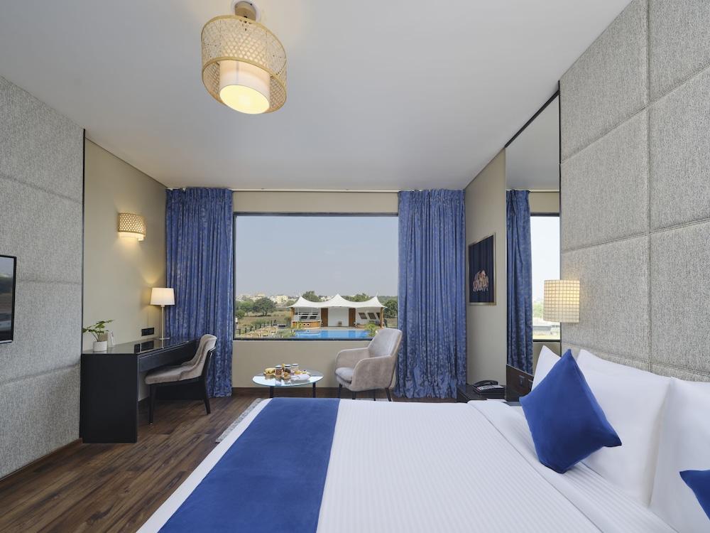 Essentia Luxury Hotel