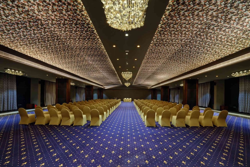 Essentia Luxury Hotel