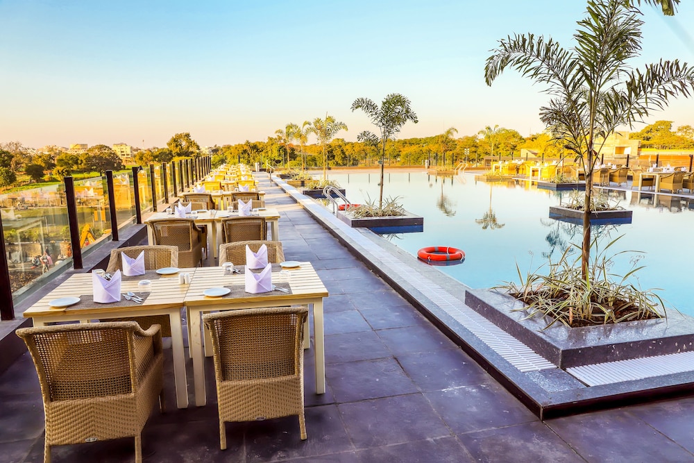 Essentia Luxury Hotel