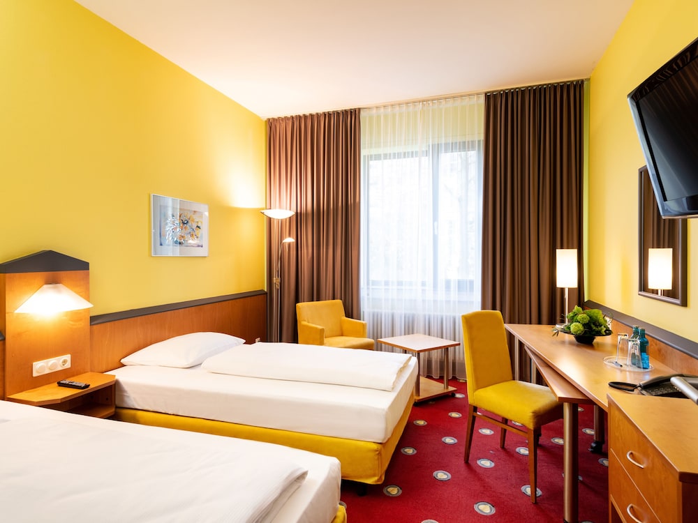 Plaza Hotel & Living Frankfurt
