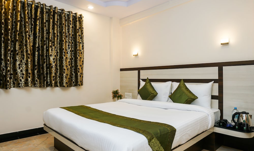 Treebo Hillway Inn Main Market