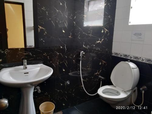 Hotel Suvarna Regency Hassan