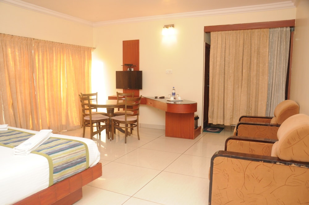 Hotel Suvarna Regency Hassan